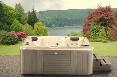 Modell 52 – Außenwhirlpool für 5 Personen